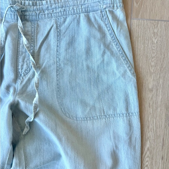 Soft Joie Kamini Chambray Pants Size Large NWT
Soft, comfortably stylish - Picture 6 of 13